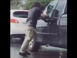 ROAD RAGE Leads To Man Getting His Window Punched Out And Soaked With Pepper Spray - YouTube