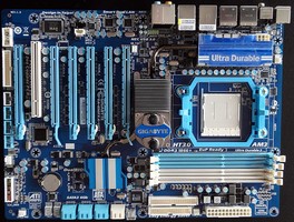 http://mbforum.gigabyte.de/forumdownload/bilder/GA-890FXA-UD7/Mainboard%20total.jpg
