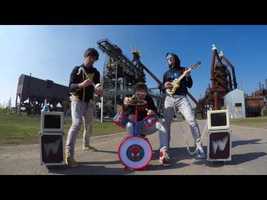 KILLING IN THE NAME (RAGE AGAINST THE MACHINE) // ROCK'N'TOYS SESSIONS (THE WACKIDS) - YouTube
