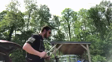 https://vid.pr0gramm.com/2019/06/07/39e40bb1d3645005.mp4