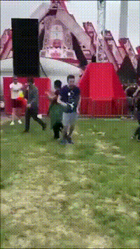 https://vid.pr0gramm.com/2019/07/29/797785a07f45ba16.mp4