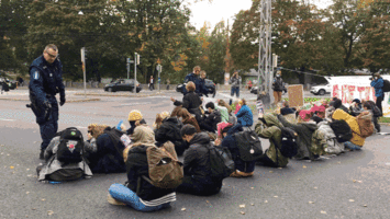 https://images.cdn.yle.fi/image/upload//w_1199,h_675,f_auto,fl_lossy,q_auto:eco/13-3-11578761.gif
